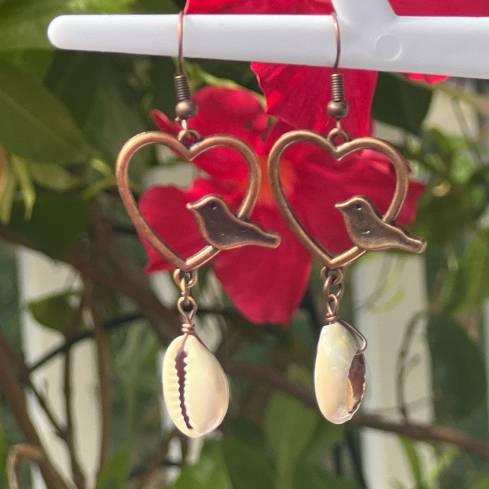 🛍️ 3/$15 Cute Copper Heart Bird Dangle Earrings Cowrie Shells New
